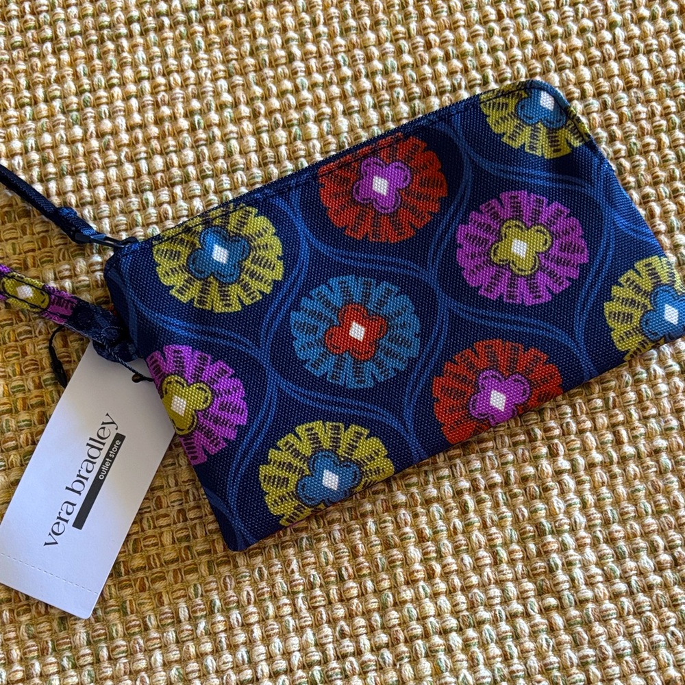 NWT 💙VERA BRADLEY ZIP WRISTLET in Navy Blue/Multi